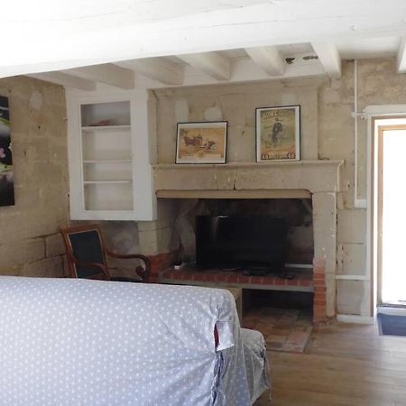 Maisonnette Climatisee Avec Parking Prive Doue-en-Anjou ภายนอก รูปภาพ