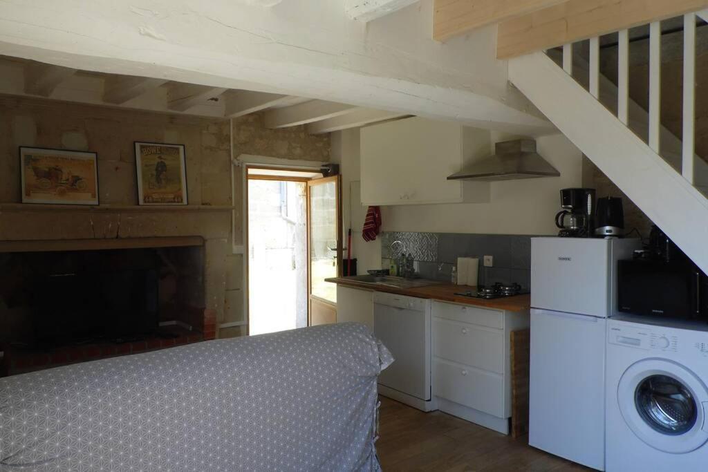 Maisonnette Climatisee Avec Parking Prive Doue-en-Anjou ภายนอก รูปภาพ